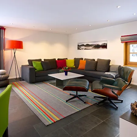 Schweizerhof Ferienwohnungen Lenzerheide Haus 6 *